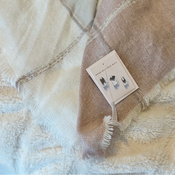 New LC Oversized Blanket Scarf & Wrap - Picture 2 of 6